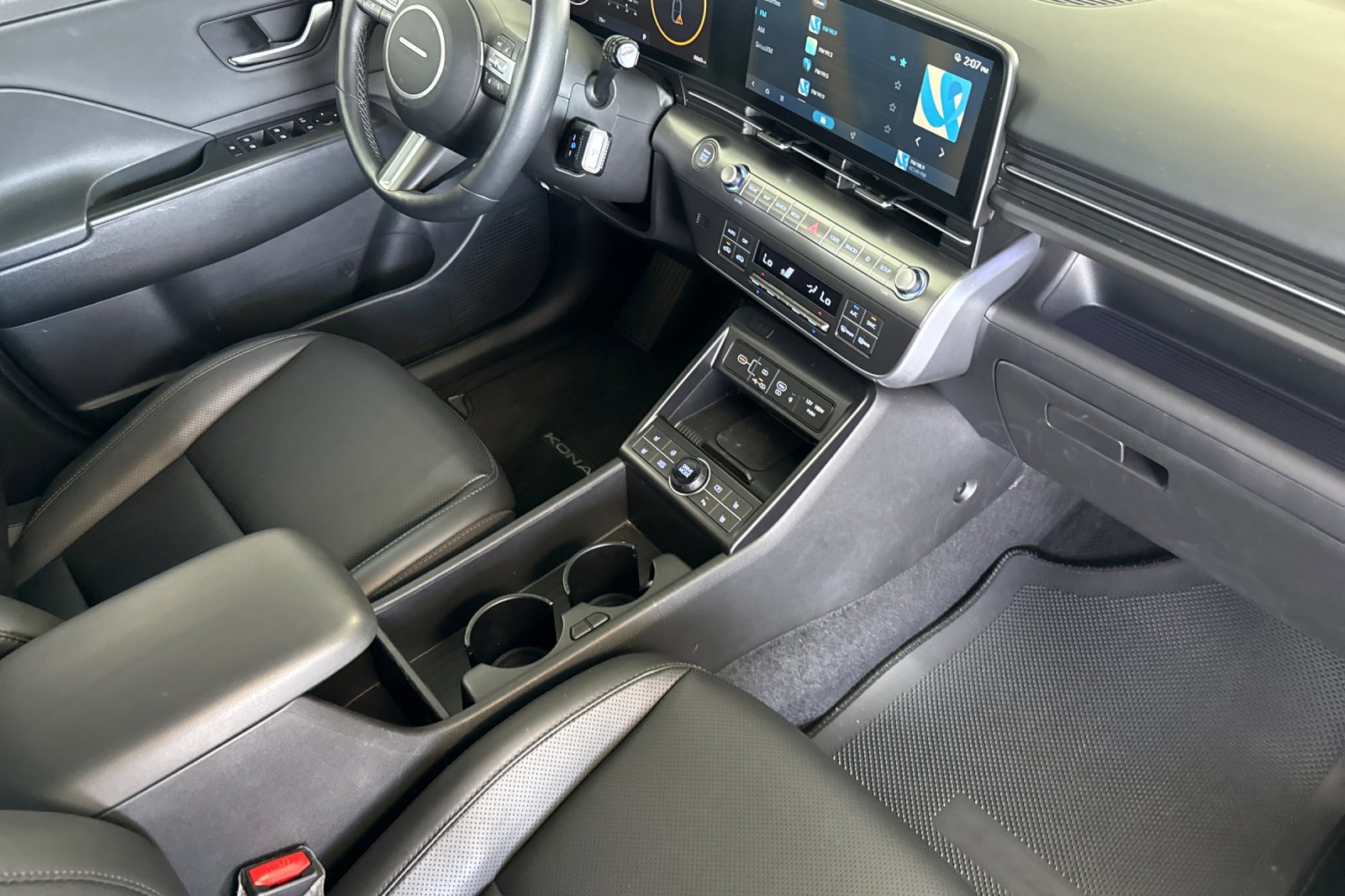 Used 2025 Hyundai Kona Limited FWD image 16