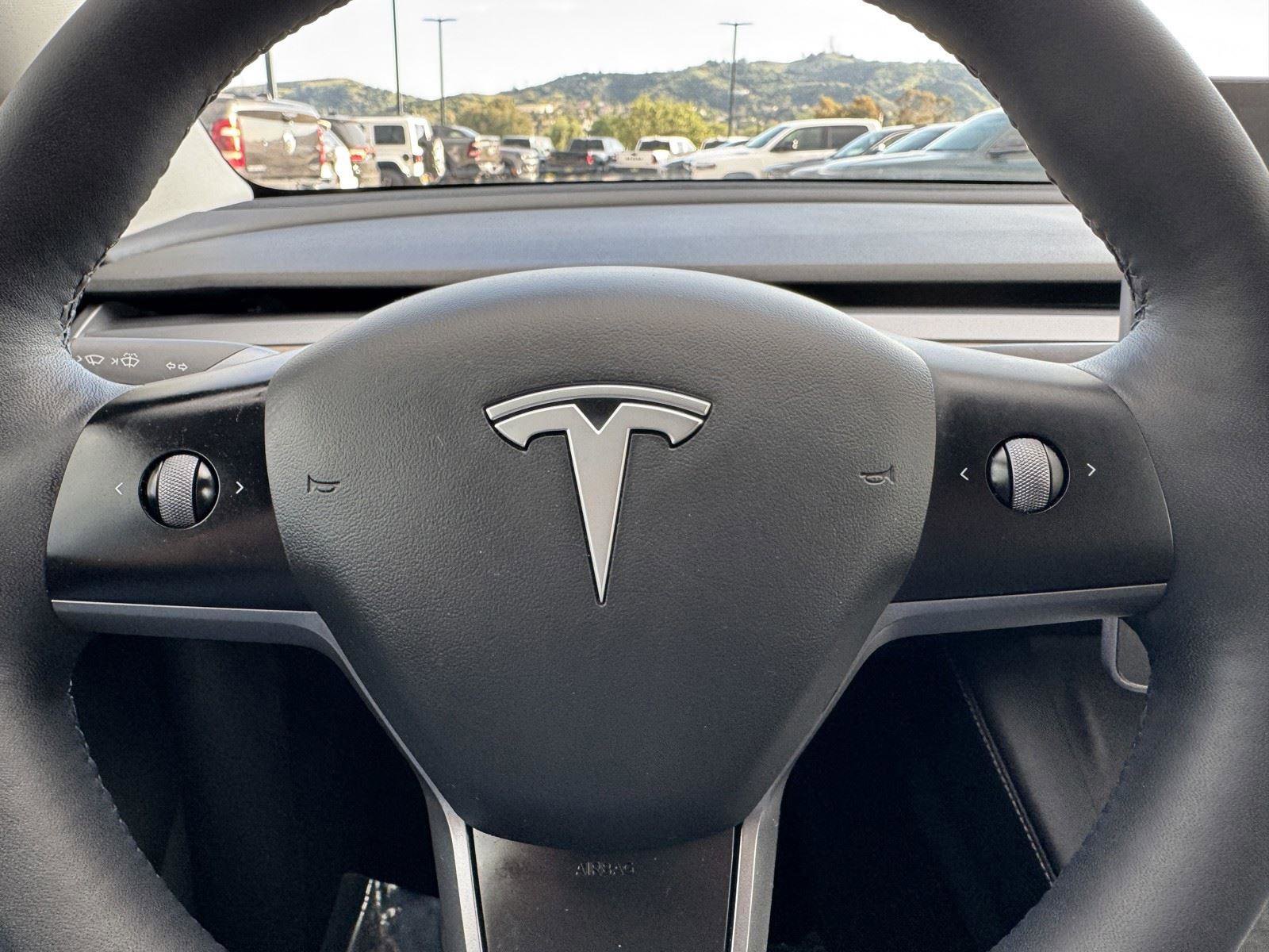 Used 2021 Tesla Model Y Long Range image 21