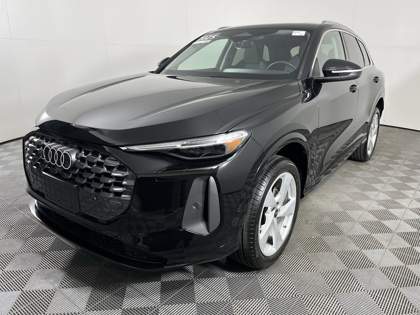 Used 2025 Audi Q5 2.0T Premium Plus w/ Premium Plus image 4