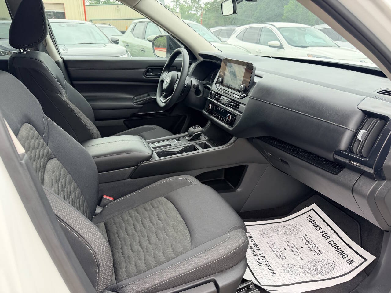 Used 2025 Nissan Pathfinder S FWD image 24
