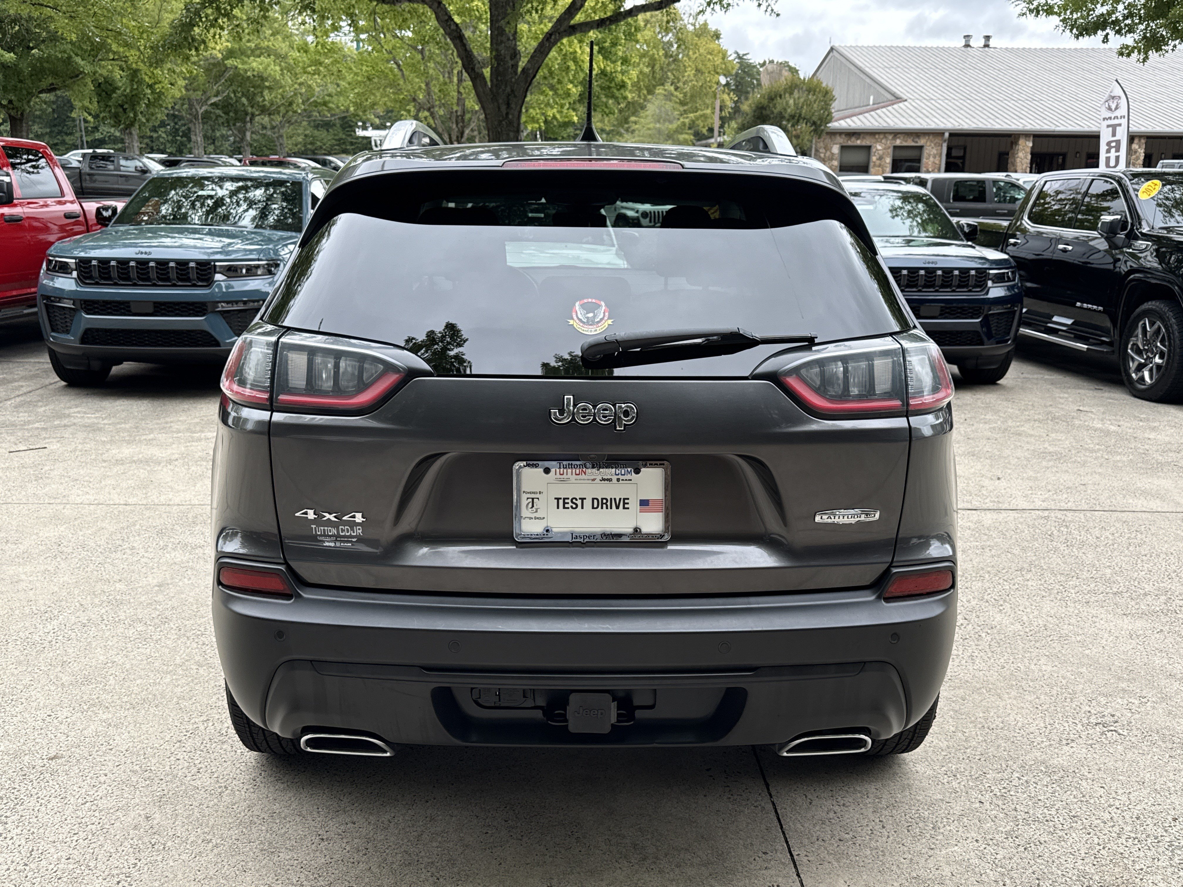 Used 2021 Jeep Cherokee Latitude Lux w/ Trailer Tow Group AWD/4WD image 6