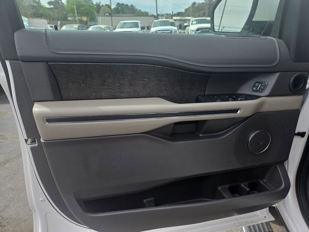 Used 2018 Ford Expedition Limited w/ Equipment Group 302A image 12