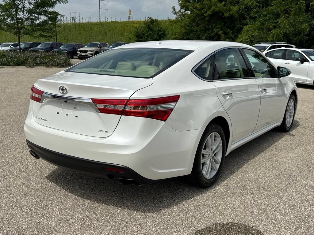 Used 2015 Toyota Avalon XLE FWD image 4