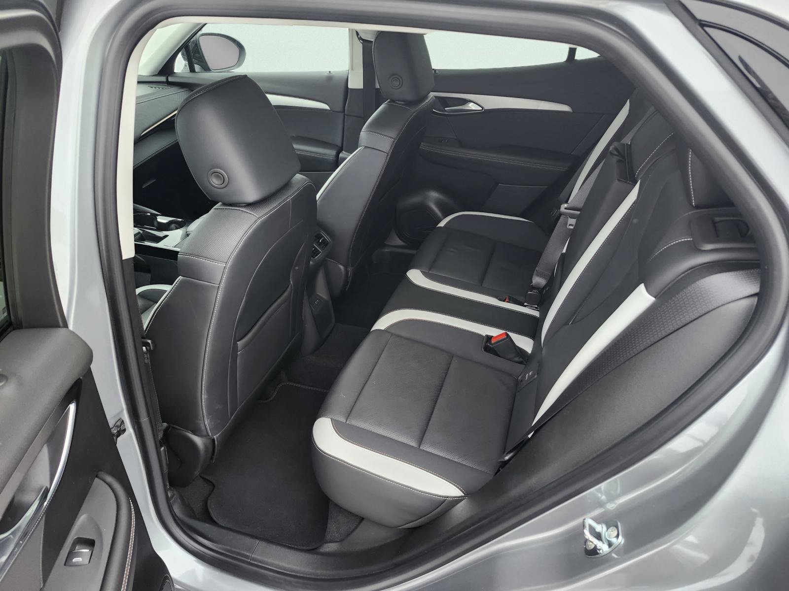 Used 2025 Buick Envision Sport Touring AWD/4WD image 27