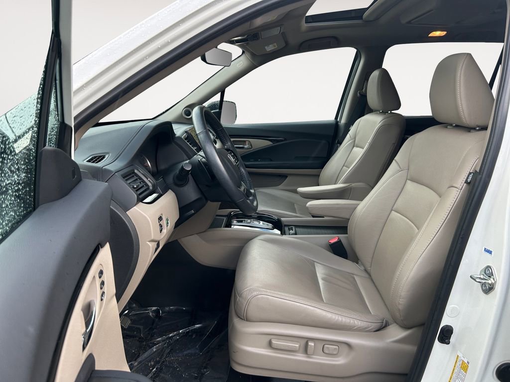 Used 2019 Honda Pilot Elite image 16