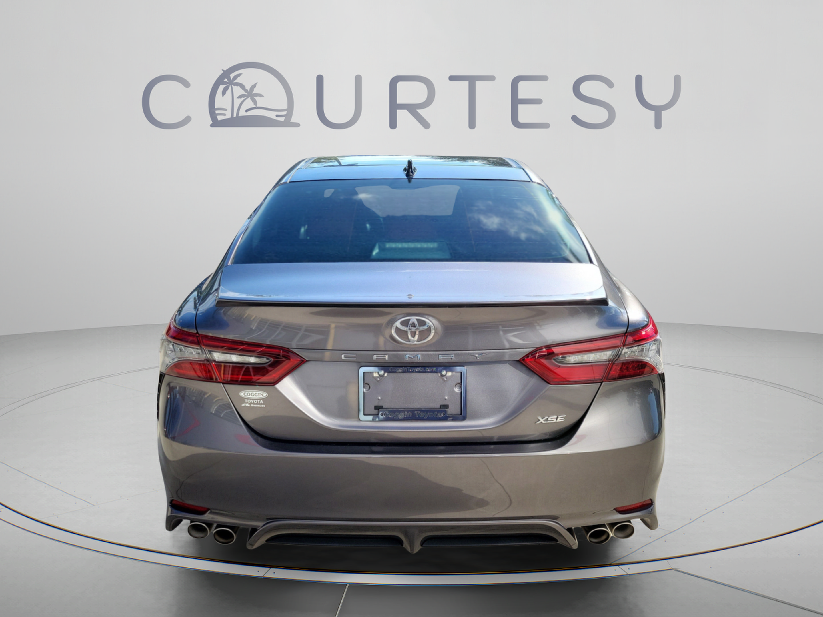 Used 2022 Toyota Camry XSE FWD image 4