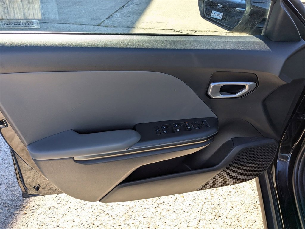 Used 2025 Kia K4 LXS image 9