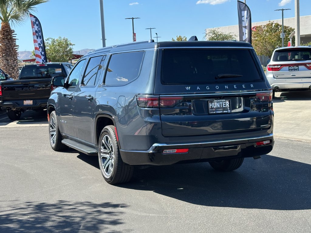 Certified 2024 Jeep Wagoneer L Series II AWD/4WD image 5