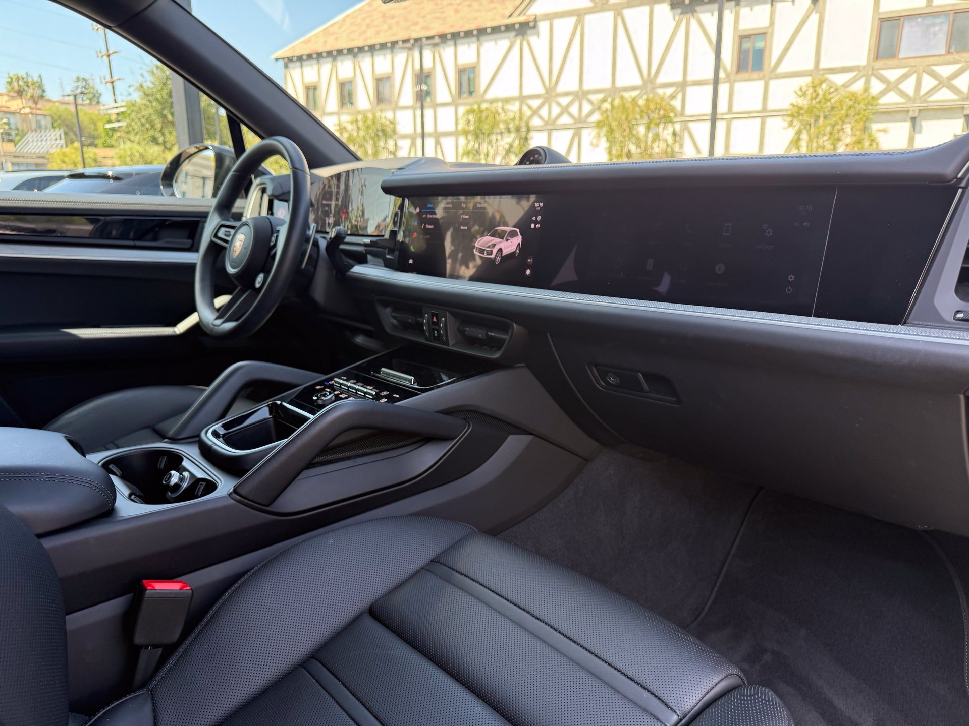 Used 2025 Porsche Cayenne S AWD/4WD image 25