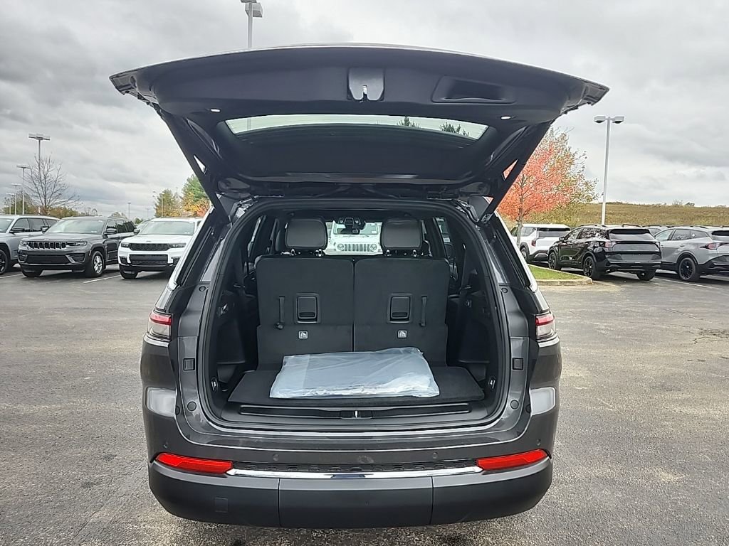 New 2025 Jeep Grand Cherokee L Limited w/ Trailer Tow Package image 15