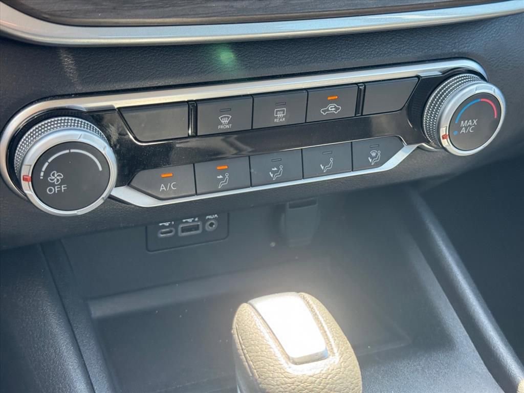 Used 2025 Nissan Altima 2.5 SV FWD image 20