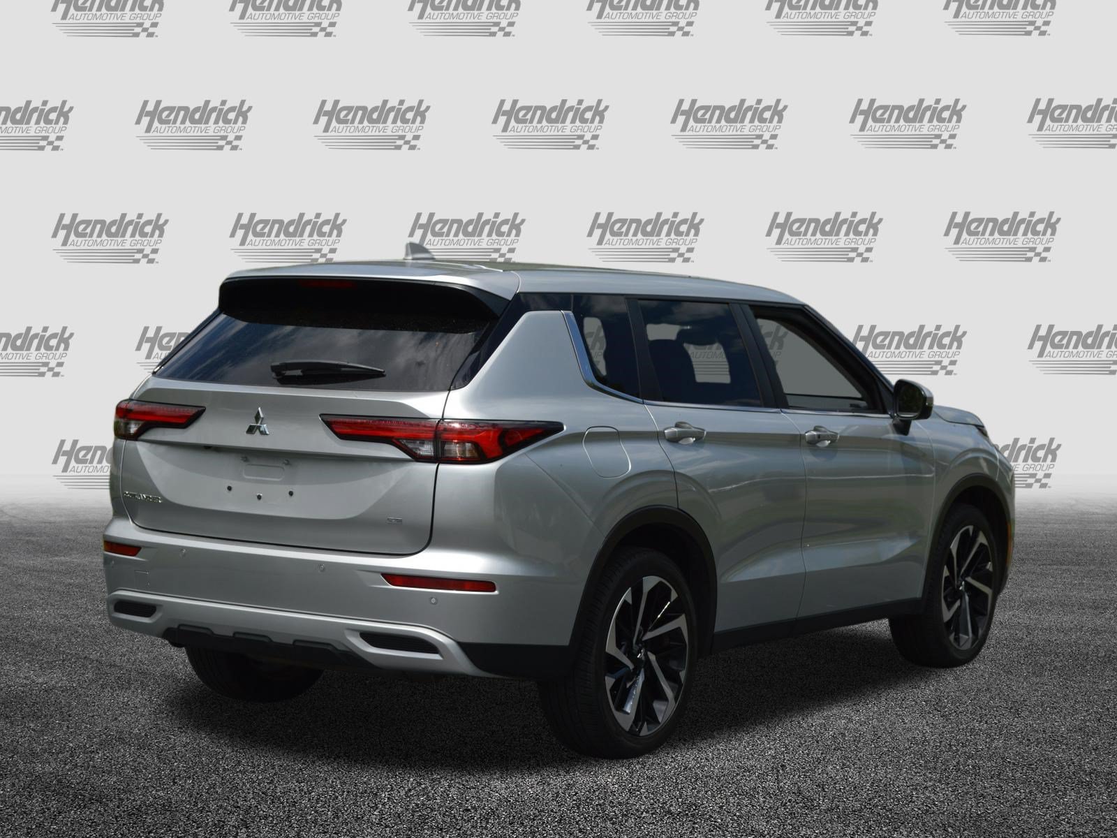 Used 2024 Mitsubishi Outlander SE FWD image 11
