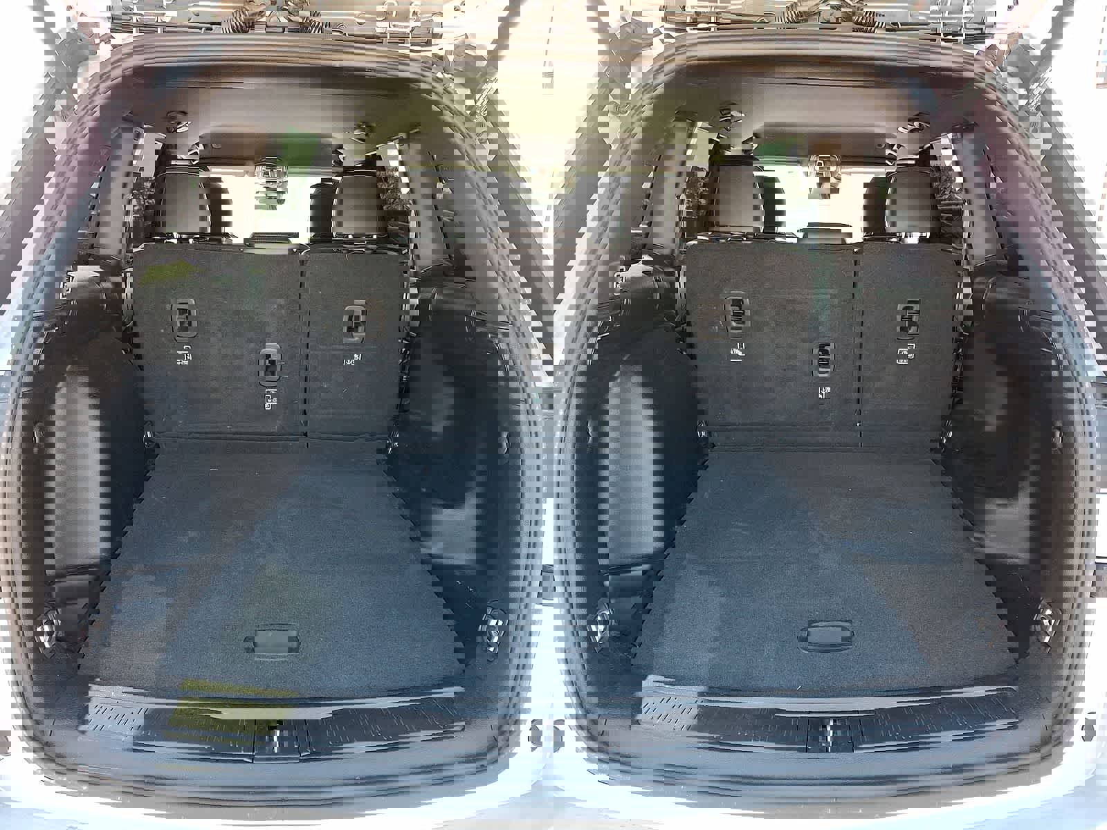 Used 2025 Jeep Grand Cherokee Altitude image 30