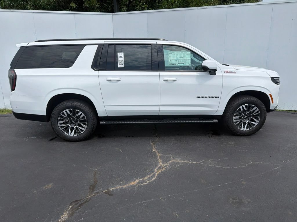 New 2026 Chevrolet Suburban Z71 w/ Comfort Package AWD/4WD image 2