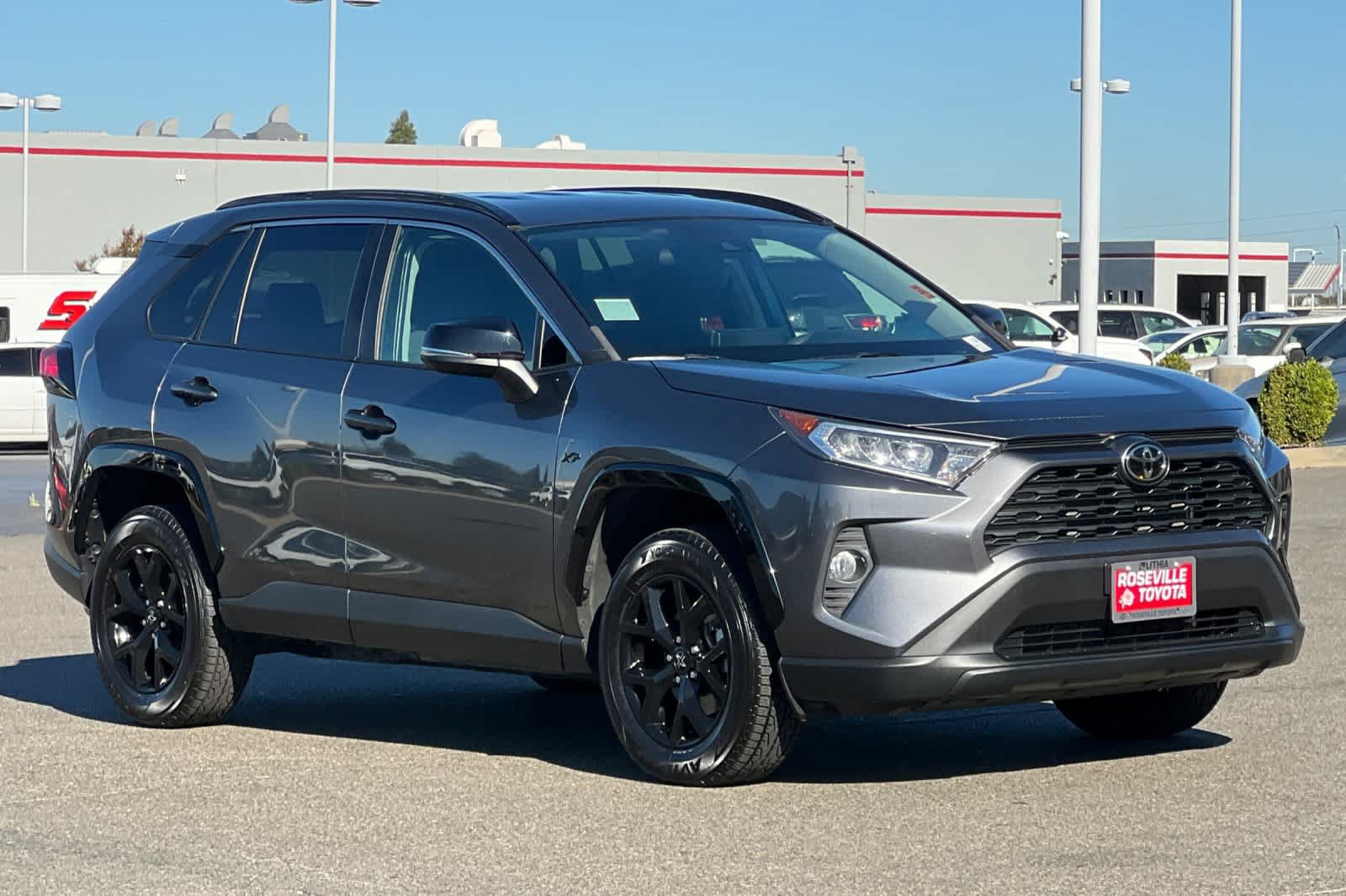 Used 2021 Toyota RAV4 XLE FWD image 5