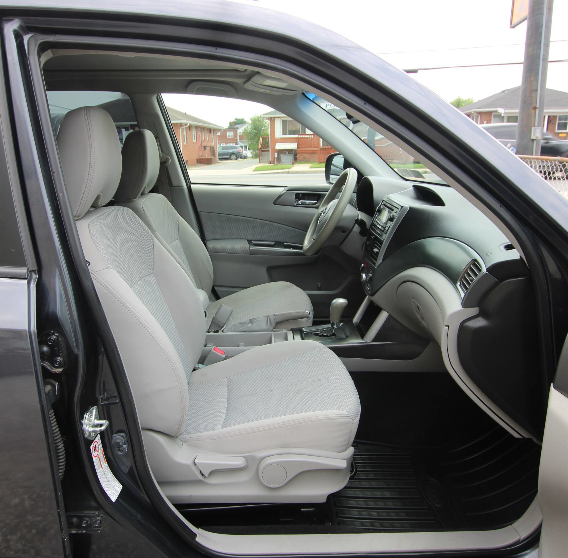 Used 2012 Subaru Forester 2.5X Premium w/ All-Weather Pkg AWD/4WD image 10