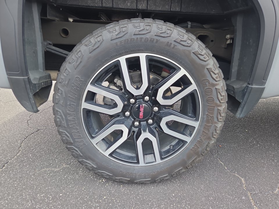 Used 2024 GMC Sierra 1500 AT4 w/ AT4 Carbonpro Edition AWD/4WD image 27