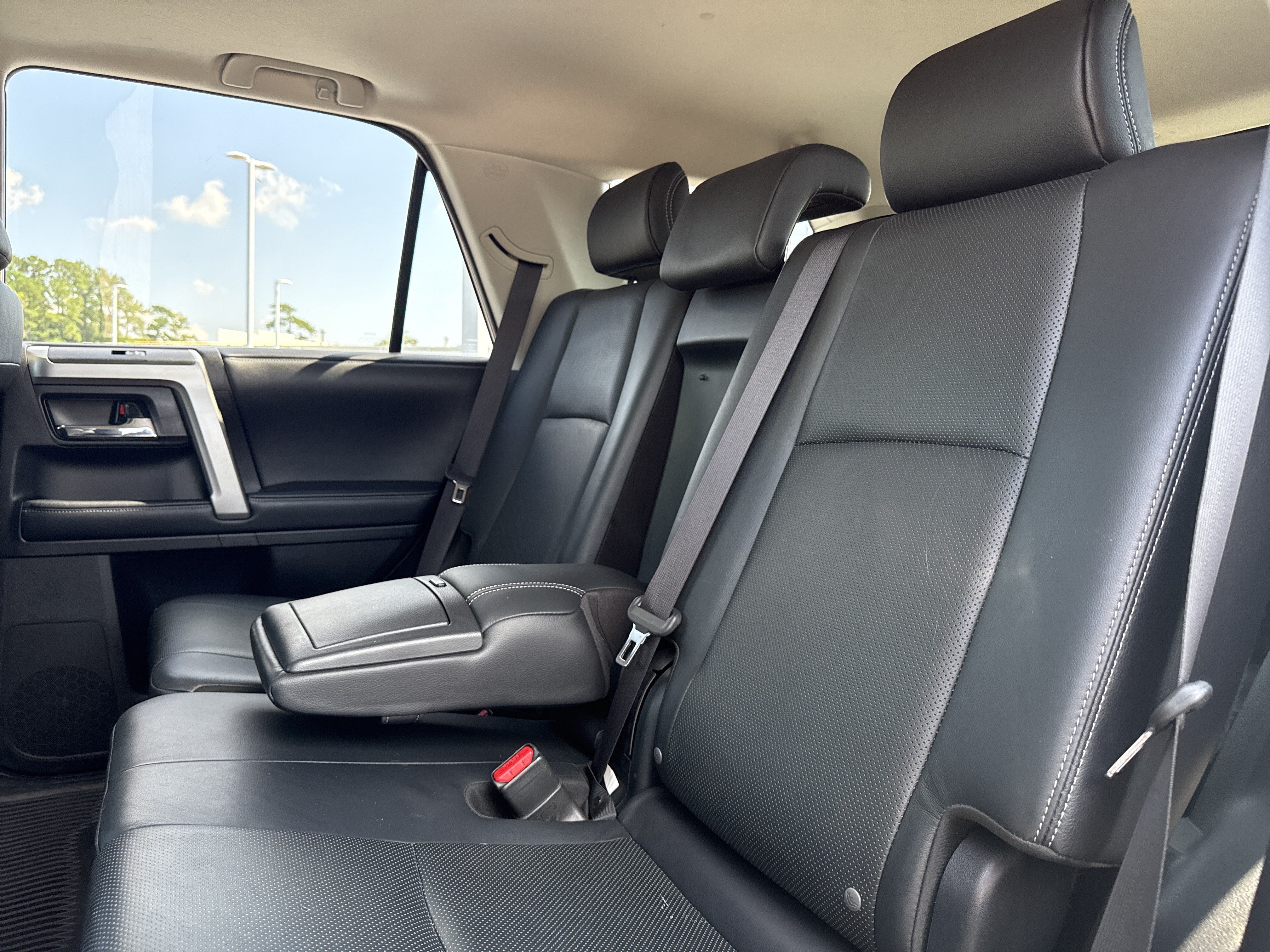 Used 2019 Toyota 4Runner Limited AWD/4WD image 30