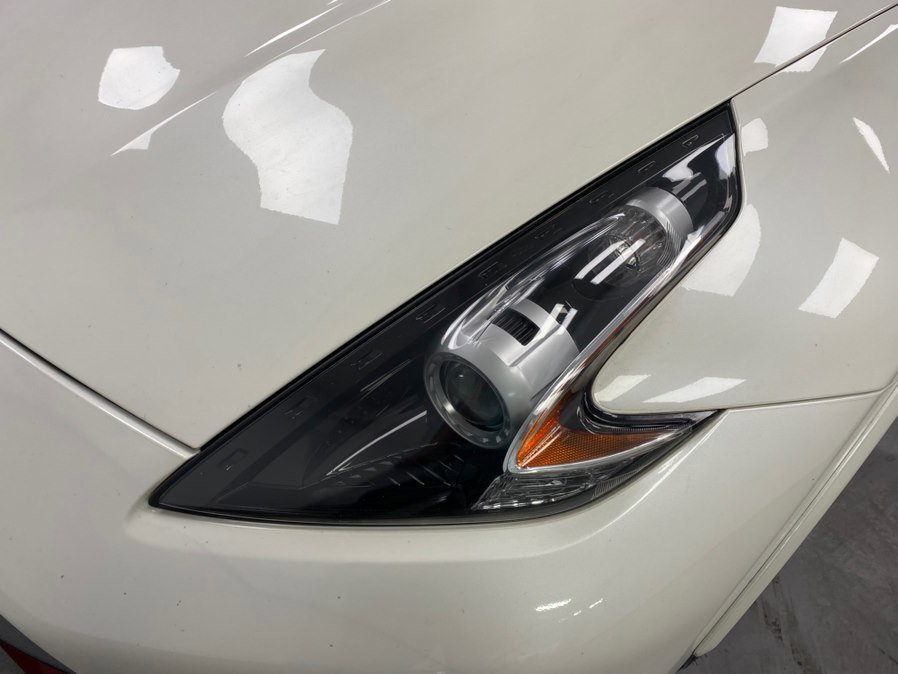 Used 2016 Nissan 370Z NISMO RWD image 11