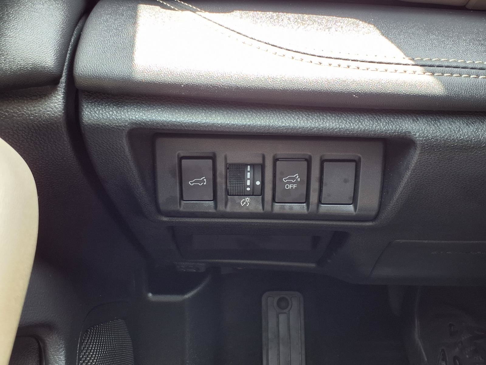 Certified 2025 Subaru Outback Limited XT AWD/4WD image 10