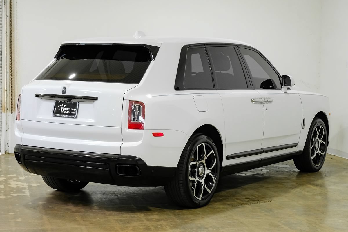 Used 2022 Rolls-Royce Cullinan Black Badge w/ Dark Exterior Package AWD/4WD image 7