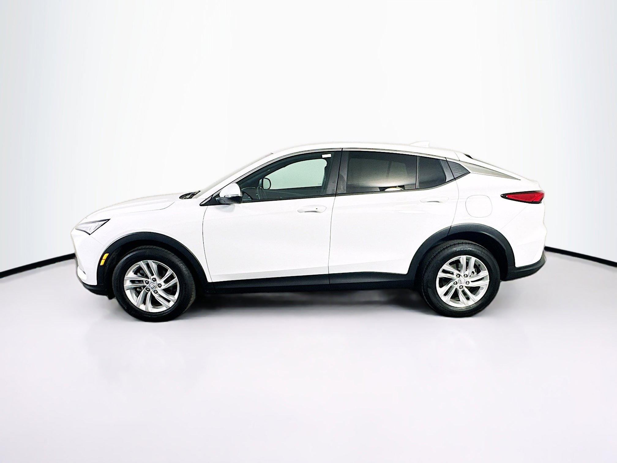 Used 2024 Buick Envista Preferred w/ Convenience I Package FWD image 4