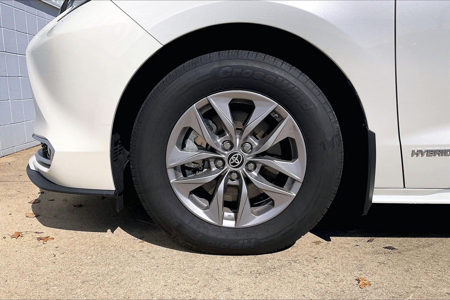 Used 2021 Toyota Sienna XLE w/ XLE Plus Package AWD/4WD image 11