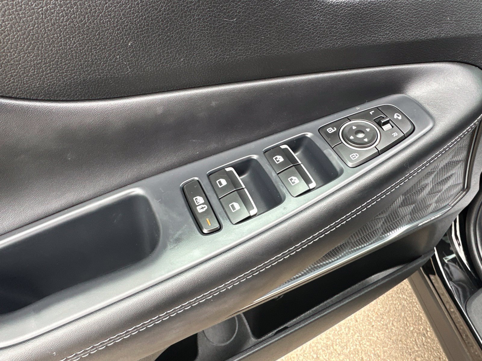 Used 2023 Hyundai Santa Fe Limited AWD/4WD image 20