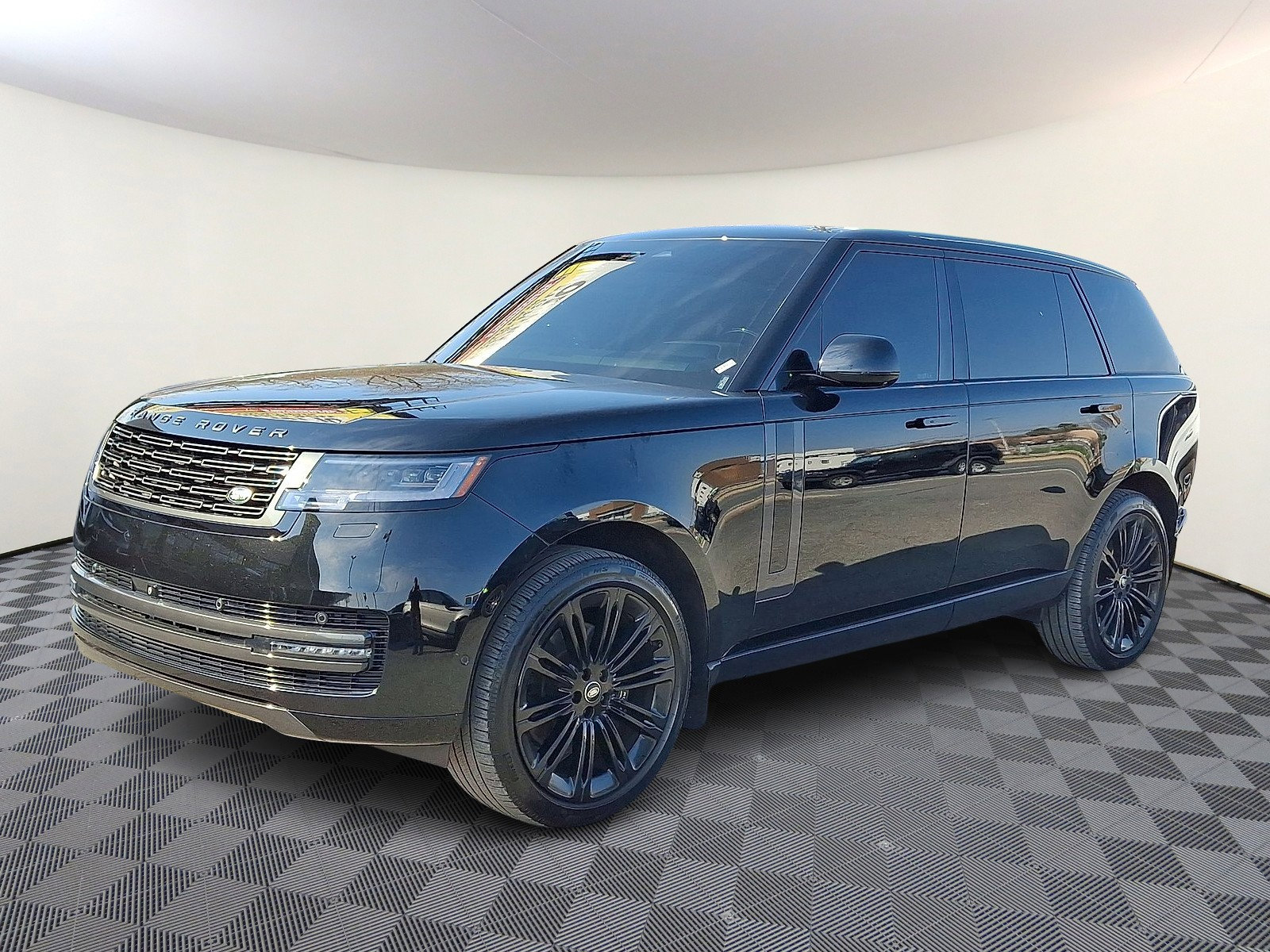 Used 2025 Land Rover Range Rover Long Wheelbase SE