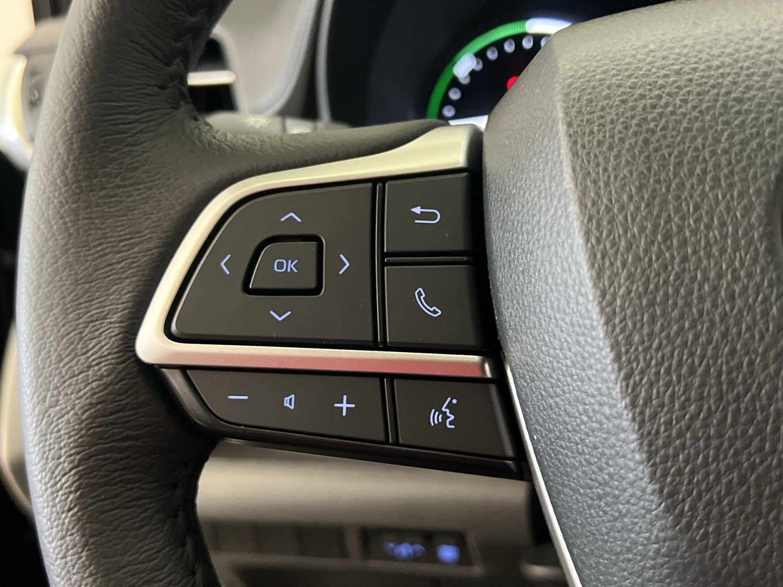 Used 2024 Toyota Sienna XLE w/ XLE Plus Package FWD image 34