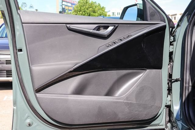 Certified 2025 Kia Niro EX FWD image 22