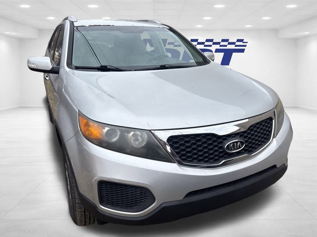 Used 2013 Kia Sorento LX image 3