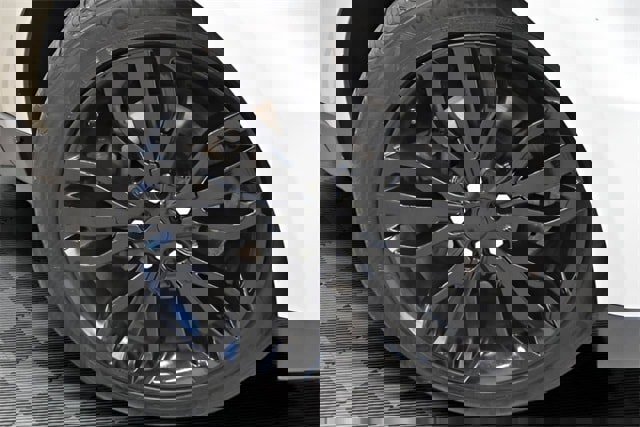 Used 2017 Land Rover Range Rover Sport HSE image 28