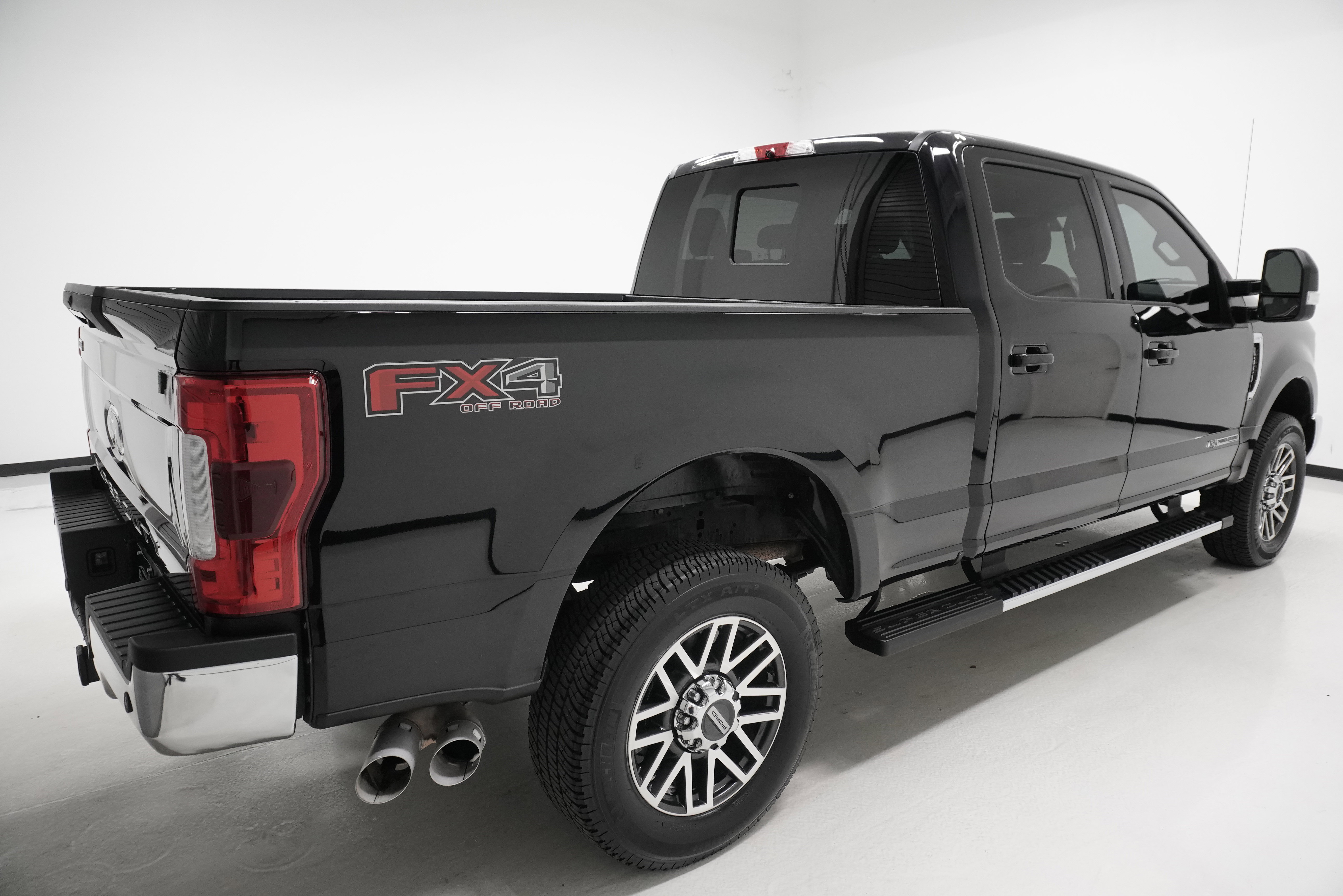 Used 2019 Ford F250 Lariat w/ Lariat Ultimate Package AWD/4WD image 4