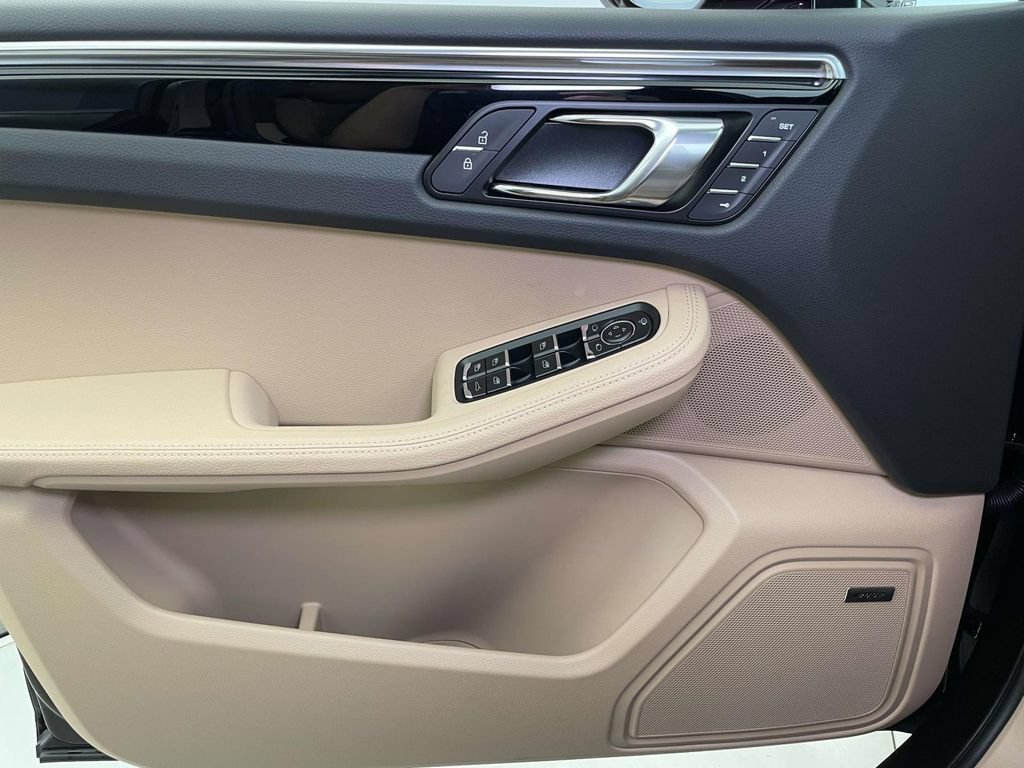 New 2026 Porsche Macan AWD/4WD image 36