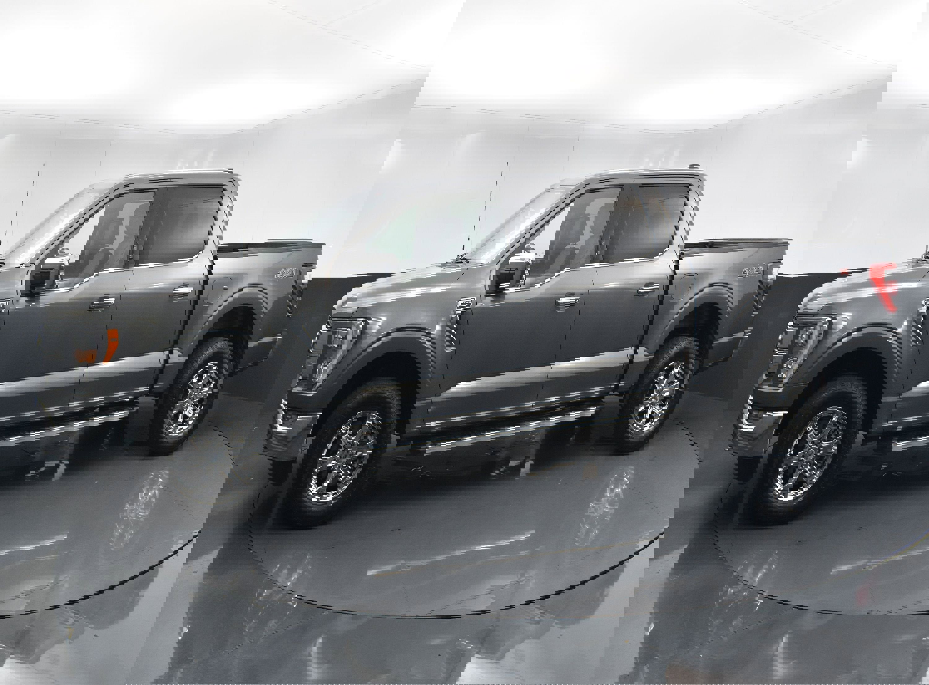 Used 2023 Ford F150 Lariat image 4