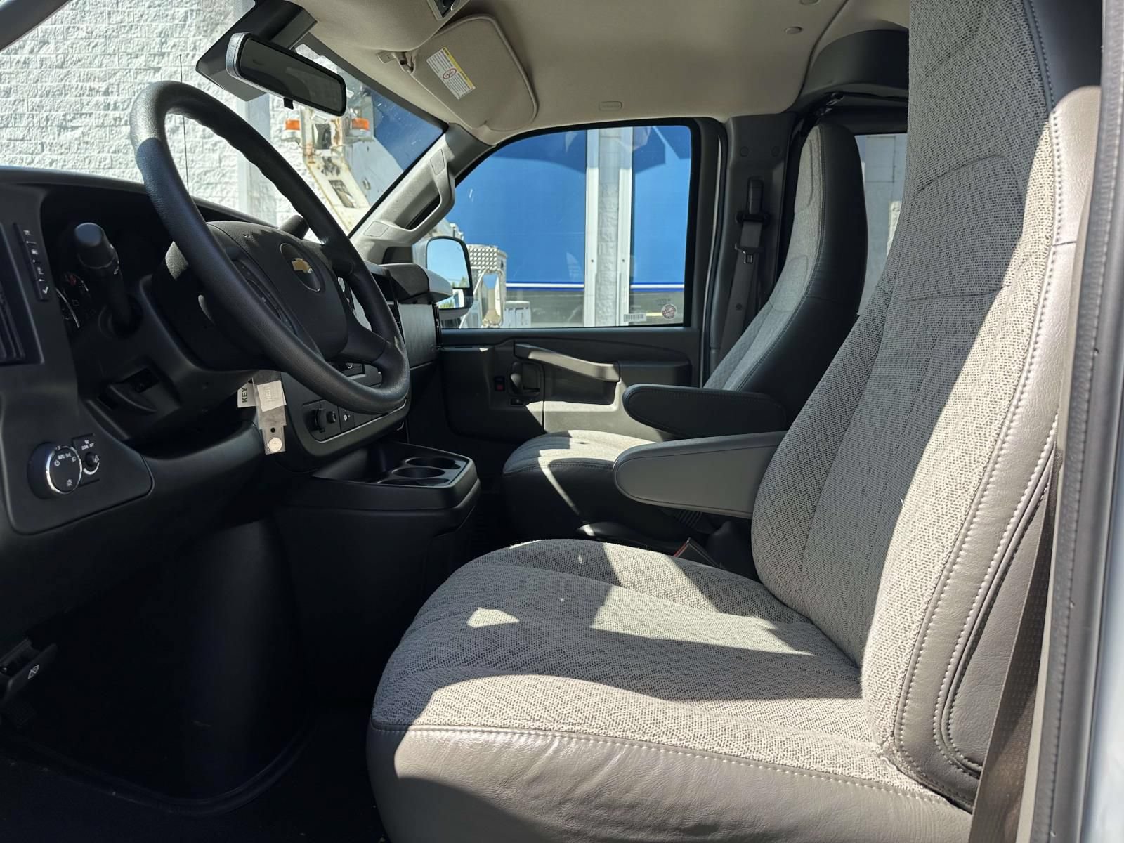 Certified 2025 Chevrolet Express 3500 LT w/ LT Preferred Equipment Group RWD image 23