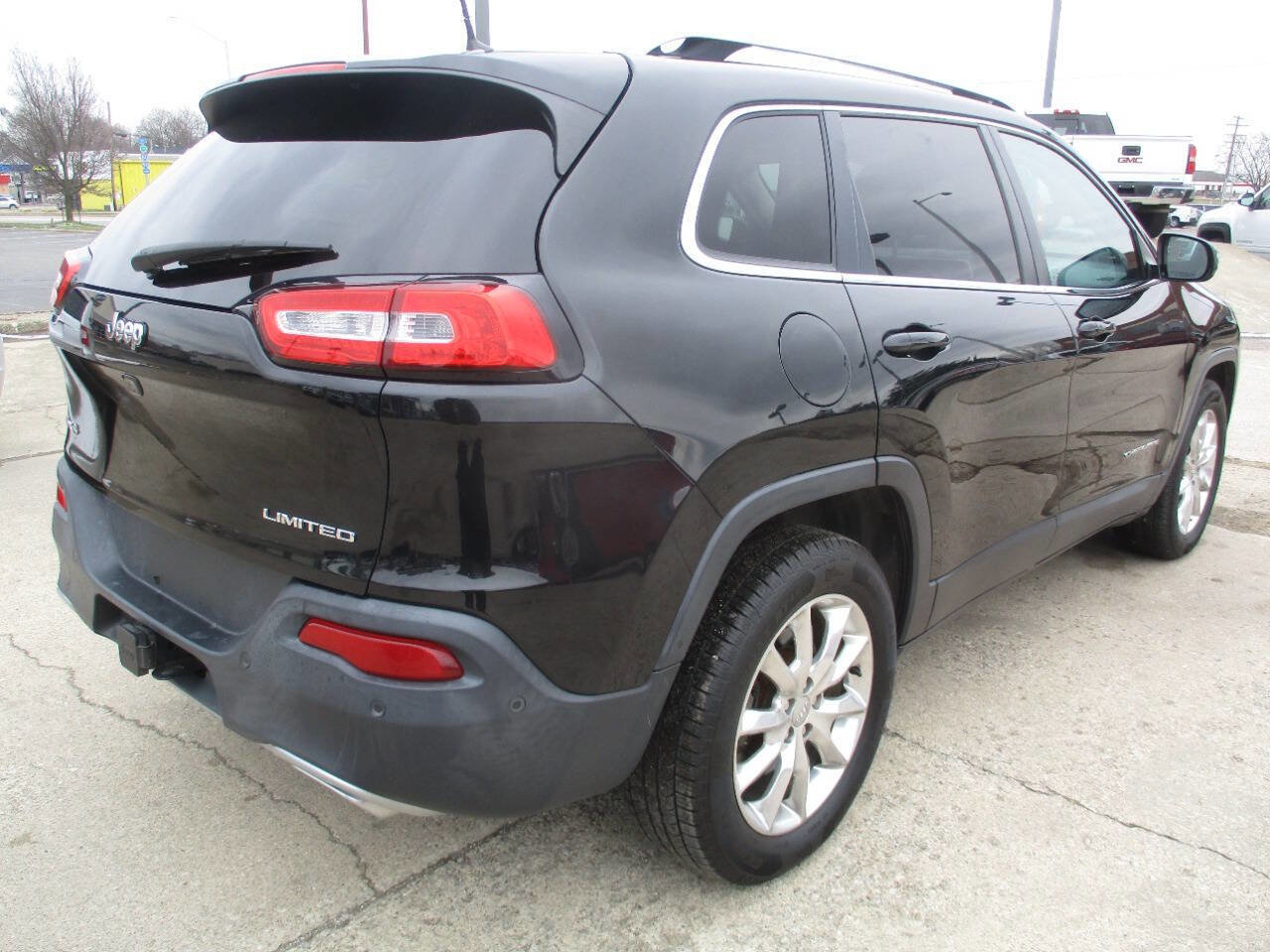 Used 2016 Jeep Cherokee Limited w/ Luxury Group image 6
