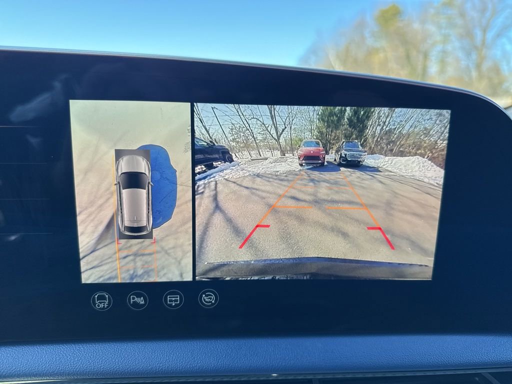 Used 2025 Cadillac Optiq Sport 2 image 23