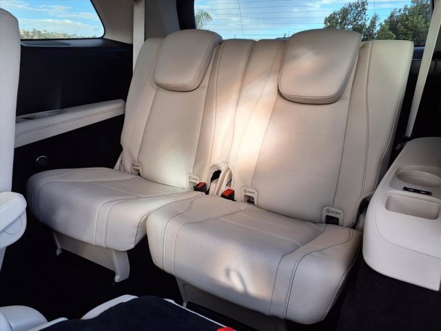 Used 2025 Mercedes-Benz GLS 450 4MATIC image 17