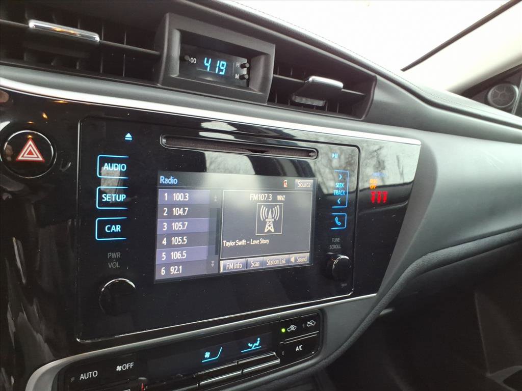 Used 2018 Toyota Corolla LE image 19