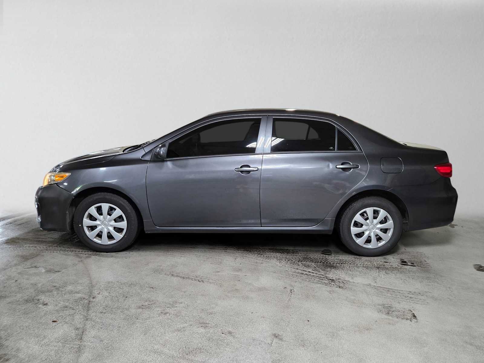 Used 2013 Toyota Corolla L FWD image 6