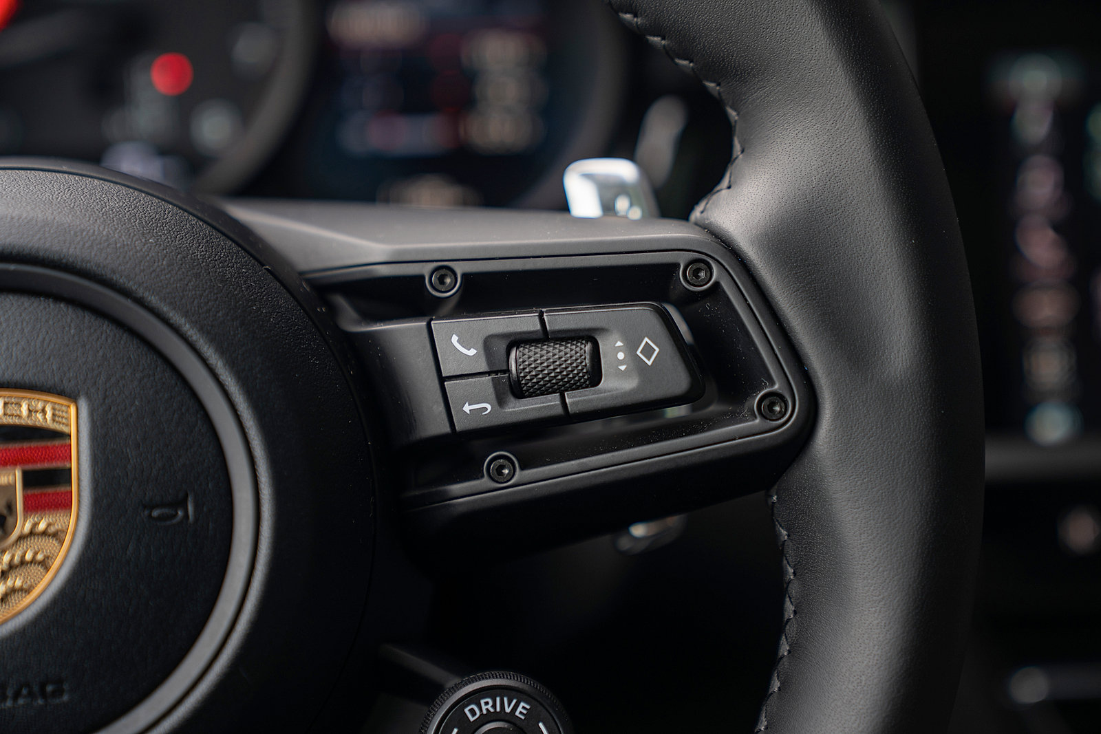 Certified 2026 Porsche Macan Turbo image 8