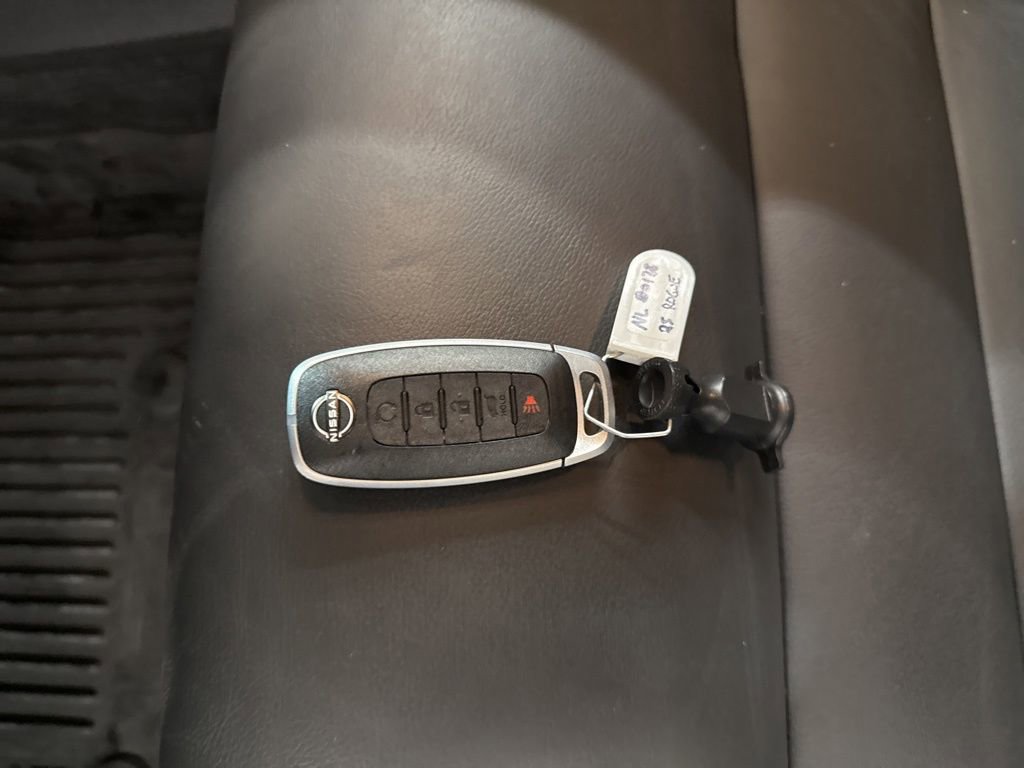 Certified 2025 Nissan Rogue SL image 31