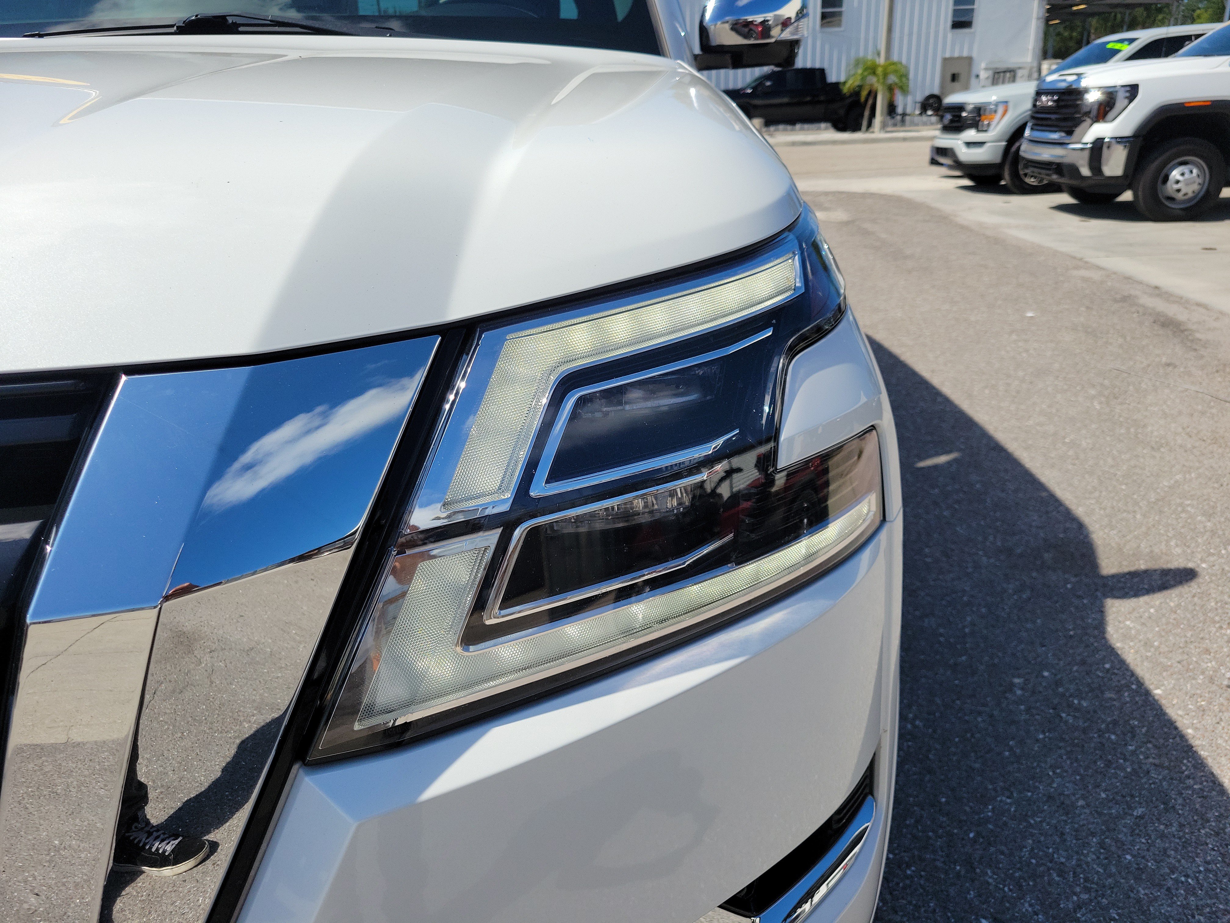 Used 2024 Nissan Armada Platinum w/ Captain's Chairs Package RWD image 9