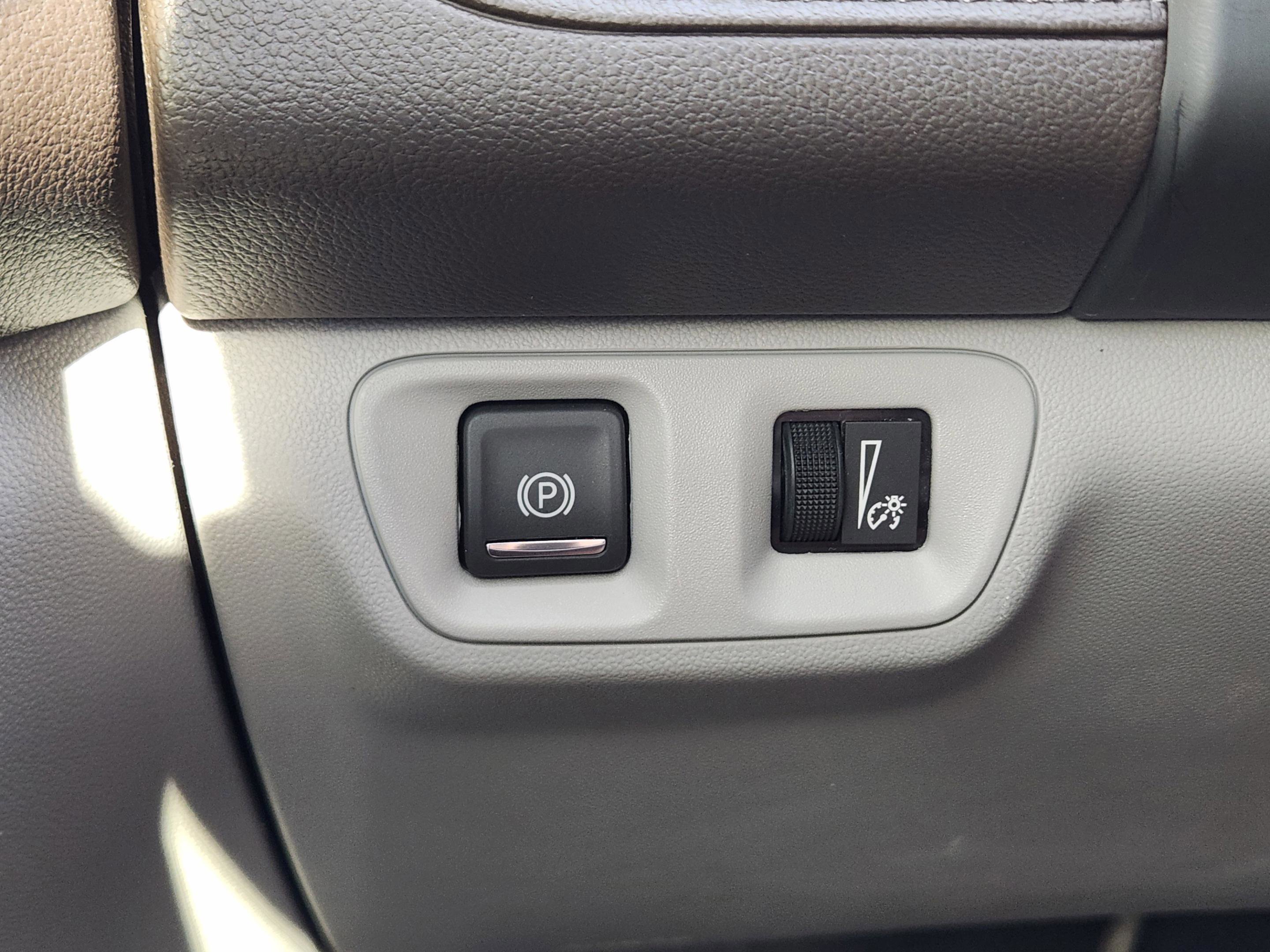 Used 2018 GMC Acadia SLT image 20