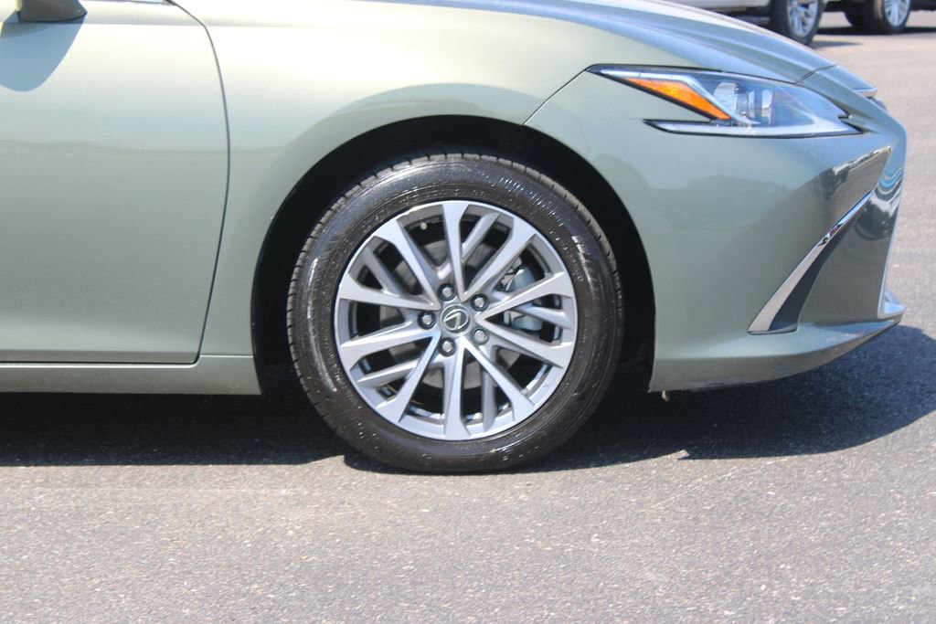 Used 2023 Lexus ES 350 w/ Accessory Package (Z1) FWD image 12