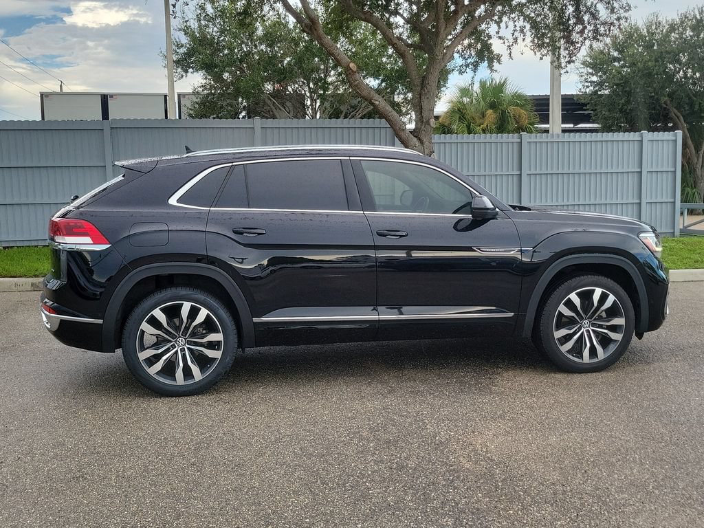 Certified 2023 Volkswagen Atlas Cross Sport SEL Premium R-Line AWD/4WD image 4