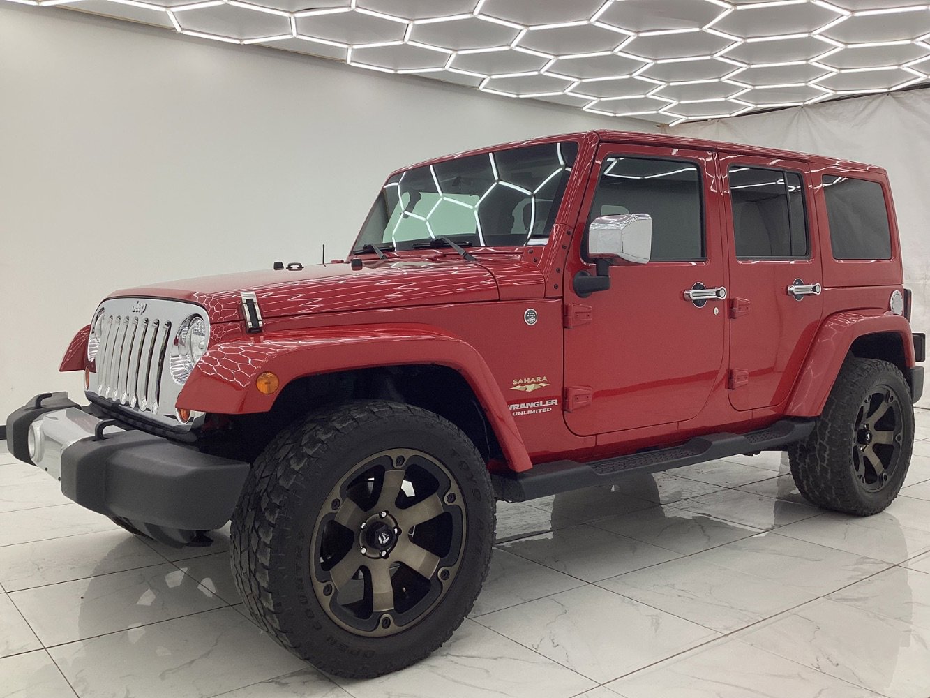 Used 2011 Jeep Wrangler Unlimited Sahara image 6