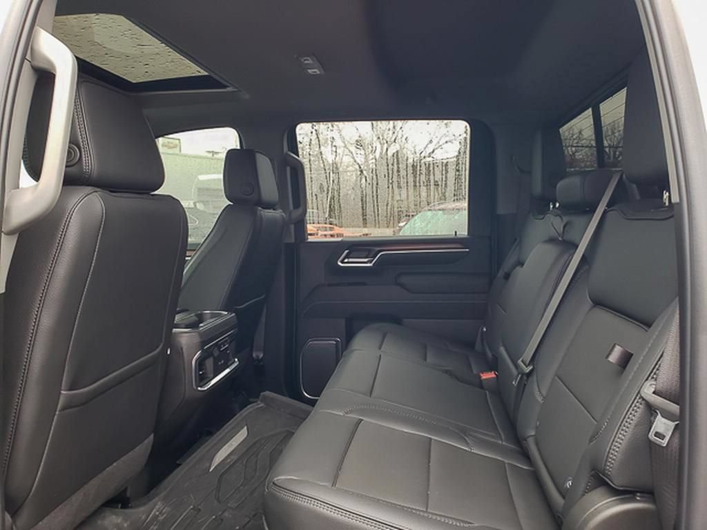Used 2025 GMC Sierra 3500 Denali w/ Denali Reserve Package AWD/4WD image 29